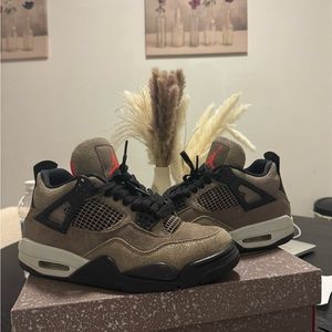 Air Jordan 4 taupe haze  size 7.5 men’s